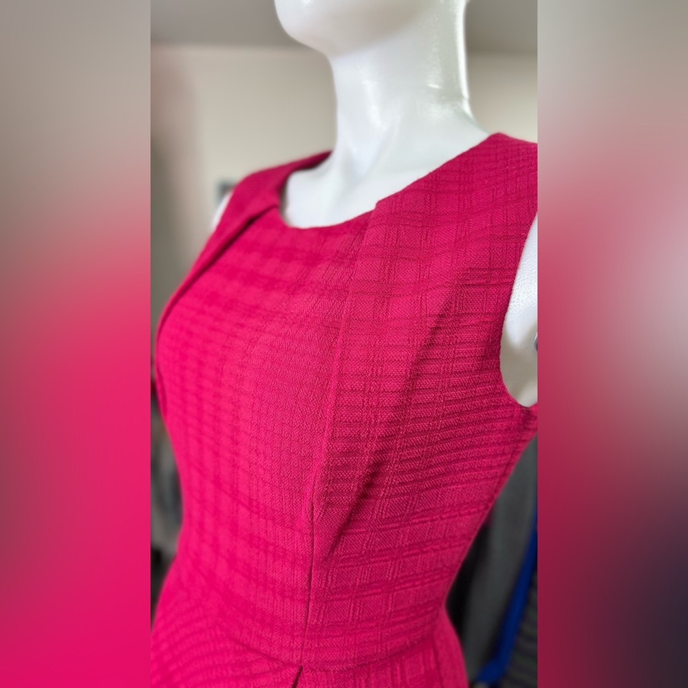 Karen Millen Structured Textured Pink Dress | Tailored Fit | Size US 6 - Picture 7 of 11